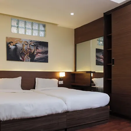 Forbes Hotel And Apartment